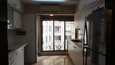 Kitchen Image of 2465 Sq.ft 4 BHK Apartment / Flat for sale in Ekta Lake Lucerne, Powai Mumbai for Rs. 70000000