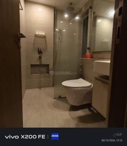 Bathroom Image of 950 Sq.ft 2 BHK Apartment / Flat for rent in Hiranandani Castle Rock, Powai Mumbai for Rs. 120000