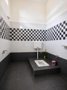 Bathroom Image of 1700 Sq.ft 4 BHK Builder Floor for rent in Haldwani Nainital for Rs. 14000