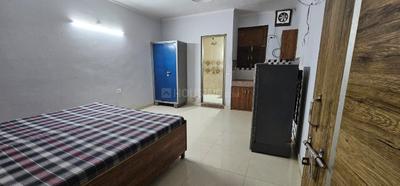 Bedroom Image of 450 Sq.ft 1 RK Apartment / Flat for rent in Sarita Vihar New Delhi for Rs. 16000