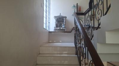 Staircase Image of 9000 Sq.ft 6 BHK Villa for rent in Vaishno Devi Circle Ahmedabad for Rs. 125000