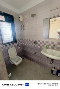 Bathroom Image of 1050 Sq.ft 2 BHK Apartment / Flat for rent in CMG Shatrunjay Tower, Dadar East Mumbai for Rs. 140000