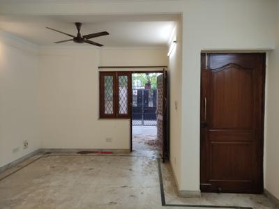 Living Room Image of 1600 Sq.ft 3 BHK Apartment / Flat for sale in DDA Sector C Pocket 8, Vasant Kunj New Delhi for Rs. 45000000