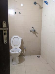 Common Bathroom Image of 935 Sq.ft 2.5 BHK Apartment / Flat for sale in Talbanda Kolkata for Rs. 3600000