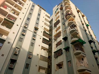 Image of 1730 Sq.ft 3 BHK Apartment / Flat for sale in Shyamal, Ahmedabad for Rs. 6600000