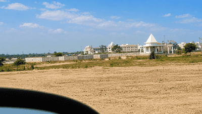Image of 1000 Sq.ft Residential Plot / Land for sale in New Jail Road, Lucknow for Rs. 1100000