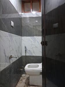 Common Bathroom Image of 650 Sq.ft 1 BHK Apartment / Flat for sale in Sector 104 Noida for Rs. 2925000