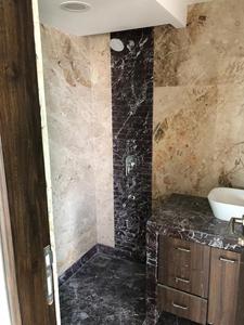 Bathroom Image of 4000 Sq.ft 4 BHK Apartment / Flat for sale in Bandra West Mumbai for Rs. 149900000