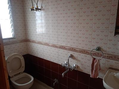 Bathroom Image of 944 Sq.ft 3 BHK Apartment / Flat for sale in Kalighat Kolkata for Rs. 8100000
