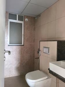 Common Bathroom Image of 955 Sq.ft 2 BHK Apartment / Flat for sale in Godrej Green Vistas, Mahalunge Pune for Rs. 7200000