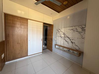 Bathroom Image of 1550 Sq.ft 3 BHK Apartment / Flat for rent in Akshaj Caladium, Bhadaj Ahmedabad for Rs. 28000