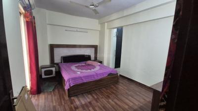 Bedroom Image of 1600 Sq.ft 3 BHK Apartment / Flat for rent in Sethi Max Royal, Sector 76 Noida for Rs. 40000