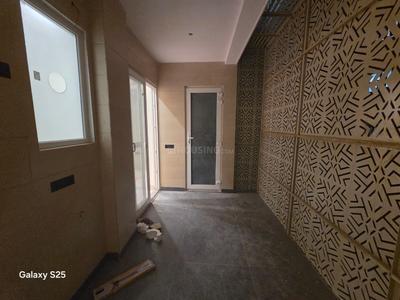 Bedroom Image of 2250 Sq.ft 3 BHK Builder Floor for sale in Laxmi Nagar New Delhi for Rs. 47000000