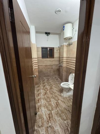 Canal Road Bathroom 1