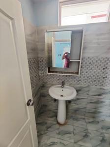 Bathroom Image of 1200 Sq.ft 1 BHK Builder Floor for rent in Shakti Colony Dehradun for Rs. 20000
