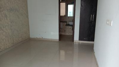 Bedroom Image of 1400 Sq.ft 2.5 BHK Apartment / Flat for rent in Mahagun Mirabella Villa, Sector 79 Noida for Rs. 40000
