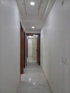 Passage Image of 1500 Sq.ft 3 BHK Apartment / Flat for sale in Sector 72 Noida for Rs. 5600000