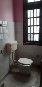 Bathroom Image of 700 Sq.ft 2 BHK Apartment / Flat for rent in Tutikandi Shimla for Rs. 15000
