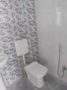 Bathroom Image of 660 Sq.ft 1 BHK Apartment / Flat for sale in Pimple Gurav Pune for Rs. 5900000