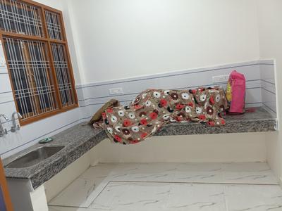 Kitchen Image of 1000 Sq.ft 2 BHK Builder Floor for rent in Lucknow Cantt Township Lucknow for Rs. 12000