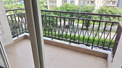 Balcony Image of 1700 Sq.ft 3 BHK Apartment / Flat for rent in Shalimar Oneworld Vista, Gomti Nagar Lucknow for Rs. 42000