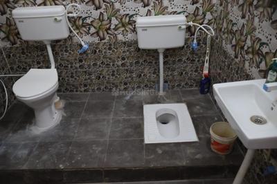 Bathroom Image of 2500 Sq.ft 4 BHK Independent House for sale in Raebareli Town Raebareli for Rs. 9000000