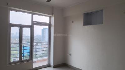 Bedroom Image of 949 Sq.ft 2 BHK Apartment / Flat for rent in Gardenia Glory, Sector 46 Noida for Rs. 30000