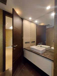 Bathroom Image of 5000 Sq.ft 4 BHK Builder Floor for rent in Hauz Khas New Delhi for Rs. 450000