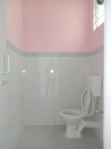 Common Bathroom Image of 450 Sq.ft 1 BHK Apartment / Flat for sale in Shapoorji Pallonji Shukhobrishti, New Town Kolkata for Rs. 2100000