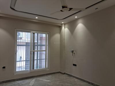 Bedroom Image of 2700 Sq.ft 4 BHK Builder Floor for sale in Paschim Vihar New Delhi for Rs. 60000000