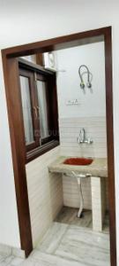 Kitchen Image of 1400 Sq.ft 4 BHK Builder Floor for rent in Sheikh Sarai New Delhi for Rs. 65000