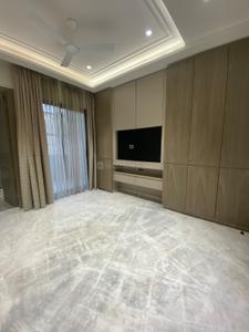 Bedroom Image of 2448 Sq.ft 4 BHK Builder Floor for sale in Model Town New Delhi for Rs. 62500000