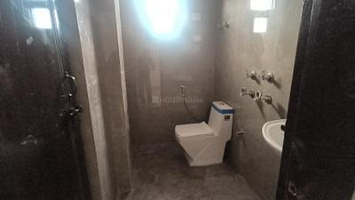 Bathroom Image of 500 Sq.ft 1 BHK Builder Floor for rent in Mayur Vihar Phase 1 New Delhi for Rs. 16000