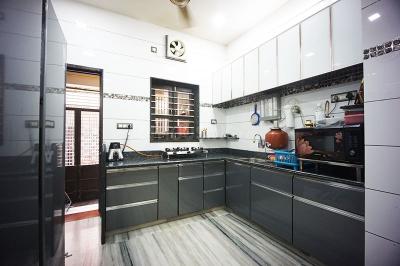 Kitchen Image of 2340 Sq.ft 4 BHK Independent House for sale in Khokhra Ahmedabad for Rs. 18500000