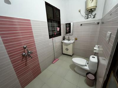 Image of 1600 Sq.ft 2 BHK Builder Floor for rent in Sector 23, Gurgaon for Rs. 40000