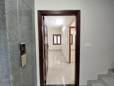 Image of 1750 Sq.ft 3.5 BHK Apartment / Flat for rent in Raja Annamalai Puram, Chennai for Rs. 100000