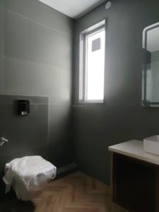Bedroom One Image of 2700 Sq.ft 4 BHK Builder Floor for sale in Paramount Luxury Floors Sushant Lok 3 B Block, Sector 57 Gurgaon for Rs. 41000000