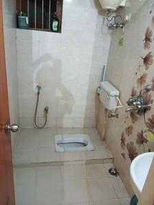 Bathroom Image of 1080 Sq.ft 3 BHK Apartment / Flat for sale in Rajbansi Nagar Patna for Rs. 9500000