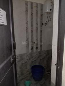 Common Bathroom Image of 500 Sq.ft 1 RK Independent House for rent in Erandwane Pune for Rs. 13000
