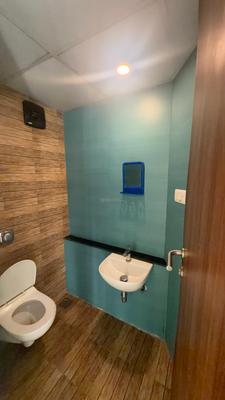 Bathroom Image of 450 Sq.ft 1 BHK Apartment / Flat for rent in Lodha Crown, Thane West Thane for Rs. 24000