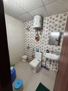 Bathroom Image of 1200 Sq.ft 2 BHK Apartment / Flat for rent in Palam Vihar Gurgaon for Rs. 25000