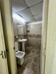 Bathroom Image of 1185 Sq.ft 3 BHK Apartment / Flat for rent in Gaurs Siddhartham, Siddharth Vihar Ghaziabad for Rs. 24000