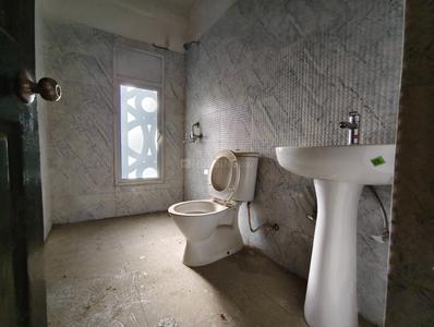 Bathroom Image of 1090 Sq.ft 3 BHK Apartment / Flat for sale in Prateek Grand City, Siddharth Vihar Ghaziabad for Rs. 12500000