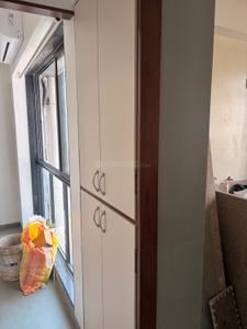 Bedroom Image of 600 Sq.ft 1 BHK Apartment / Flat for rent in Rathod Ratan Address, Prabhadevi Mumbai for Rs. 80000