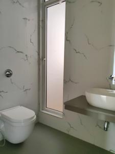 Common Bathroom Image of 2200 Sq.ft 4 BHK Apartment / Flat for sale in Lodha Stella, Thane West Thane for Rs. 35000000