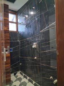 Common Bathroom Image of 1800 Sq.ft 4 BHK Apartment / Flat for sale in JMD Siddhi Vinayak, Sector 73 Noida for Rs. 8200000