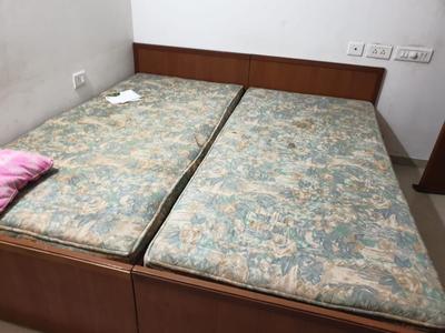 Bedroom Image of 2250 Sq.ft 3.5 BHK Apartment / Flat for rent in Naranpura Ahmedabad for Rs. 32000