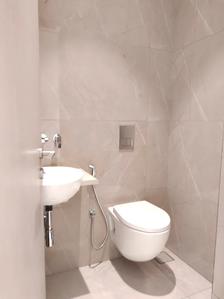 Common Bathroom Image of 1700 Sq.ft 3 BHK Apartment / Flat for sale in Lashkaria Indrasukh, Andheri West Mumbai for Rs. 64000000