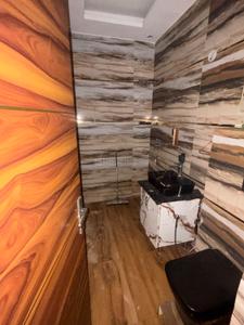 Bathroom Image of 1214 Sq.ft 2 BHK Apartment / Flat for rent in Omaxe North Avenue II, Omaxe City Bahadurgarh for Rs. 15000
