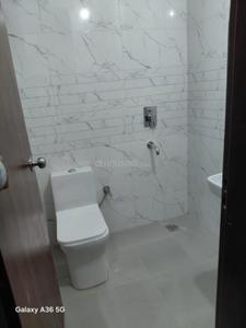 Bathroom Image of 950 Sq.ft 2 BHK Builder Floor for rent in Sector 15 Gurgaon for Rs. 28000